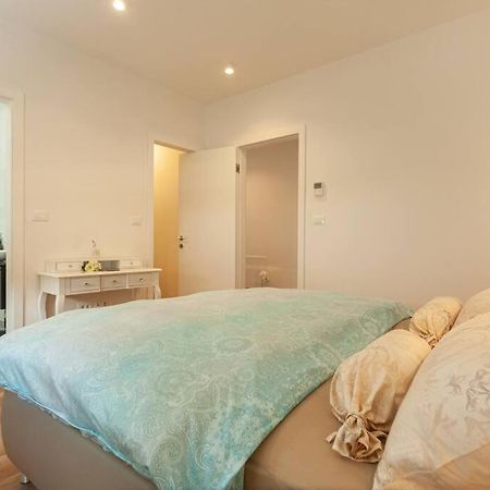 Apartment Capo D'Oro Rovinj Exterior photo